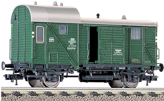Freight train baggage car (Station car # 1 for Freiburg Station)<br /><a href='images/pictures/Fleischmann/530002.jpg' target='_blank'>Full size image</a>